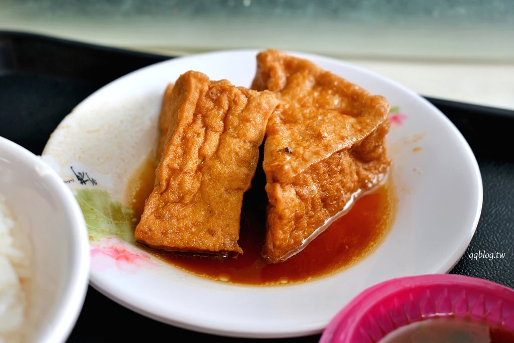 台中豐原︱康康豬豬血湯．豐原炒麵界的扛霸子，蔥辣醬是一絕，不管什麼時候都是大排長龍 @QQ的懶骨頭