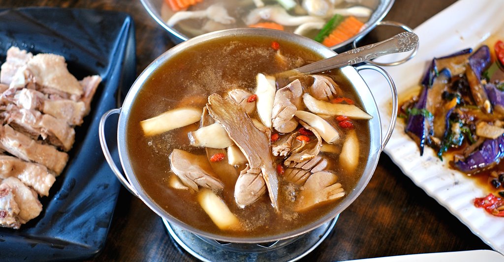 桃園中壢︱綠沐恬拾 Caf&eacute; & P&acirc;tisserie．巷弄裡清新風格手作甜點店，近中壢夜市 @QQ的懶骨頭