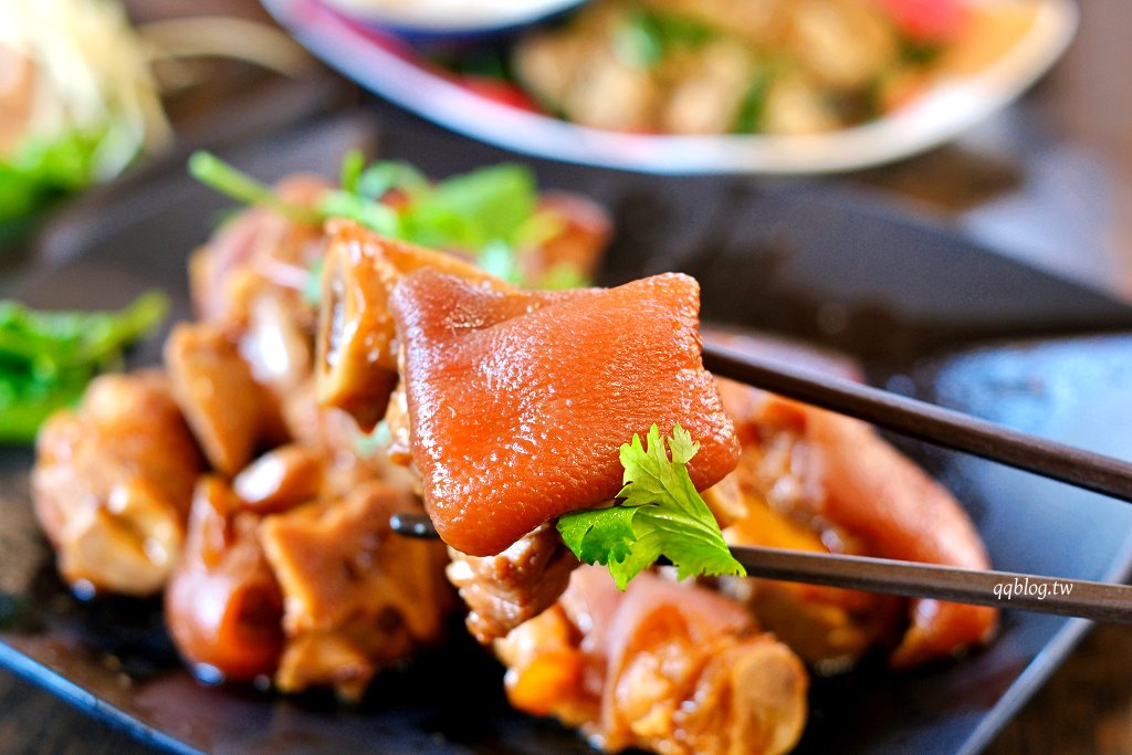 台中石岡︱石岡擔擔麵．石岡超人氣客家料理，沒有提早預訂會吃不到 @QQ的懶骨頭