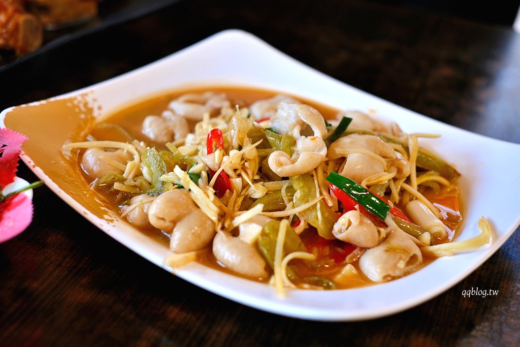 台中石岡︱石岡擔擔麵．石岡超人氣客家料理，沒有提早預訂會吃不到 @QQ的懶骨頭