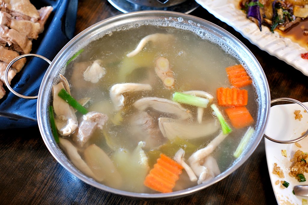 台中石岡︱石岡擔擔麵．石岡超人氣客家料理，沒有提早預訂會吃不到 @QQ的懶骨頭