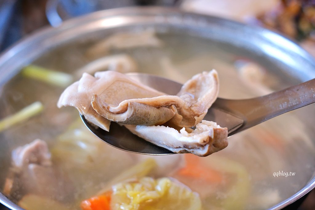 台中石岡︱石岡擔擔麵．石岡超人氣客家料理，沒有提早預訂會吃不到 @QQ的懶骨頭