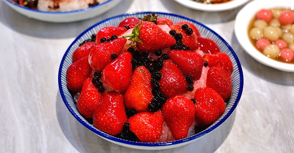 台中豐原︱正兆蚵仔煎．廟東人氣小吃，蚵仔大顆、醬料獨特帶有花生味，豐原廟東小吃推薦 @QQ的懶骨頭