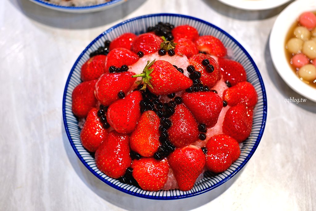 台南安平︱南泉冰菓室．安平運河旁懷舊復古風冰店，冬天必吃草莓冰 @QQ的懶骨頭