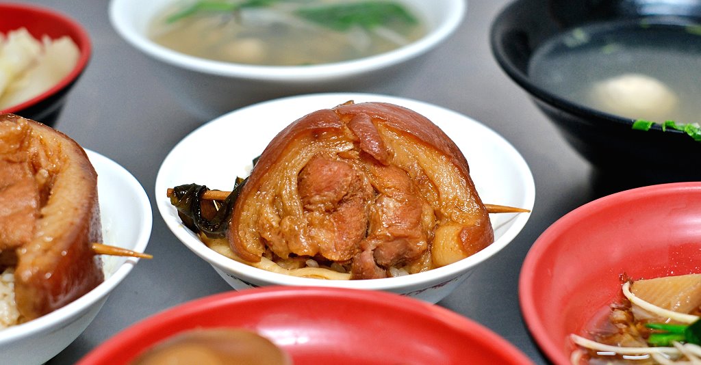 【台中大遠百餐廳】Afternoon Tea＠大遠百．栗子甜薯蒙布朗蛋糕好好吃 @QQ的懶骨頭