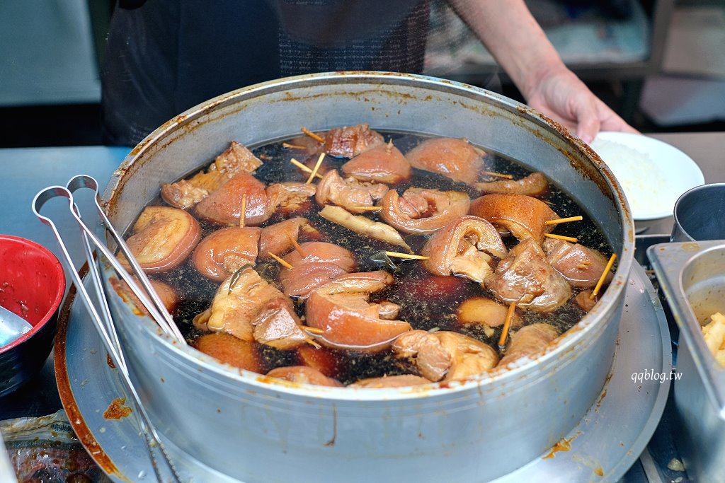 彰化︱阿泉爌肉飯．彰化在地營業近百年的歷史焢肉飯老店，榮獲第一屆500碗首獎 @QQ的懶骨頭