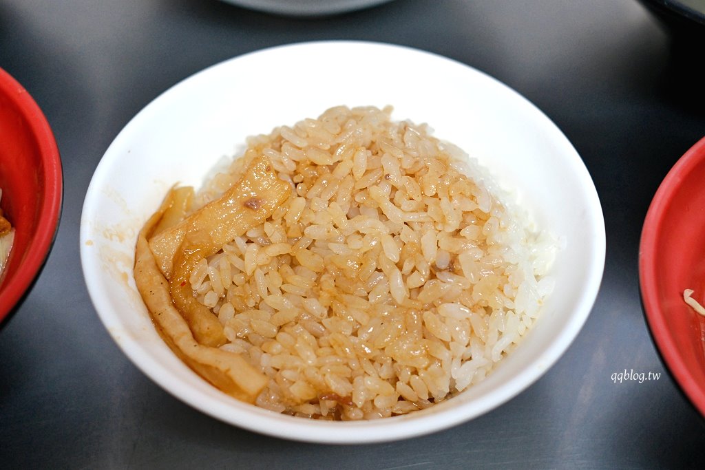 彰化︱阿泉爌肉飯．彰化在地營業近百年的歷史焢肉飯老店，榮獲第一屆500碗首獎 @QQ的懶骨頭