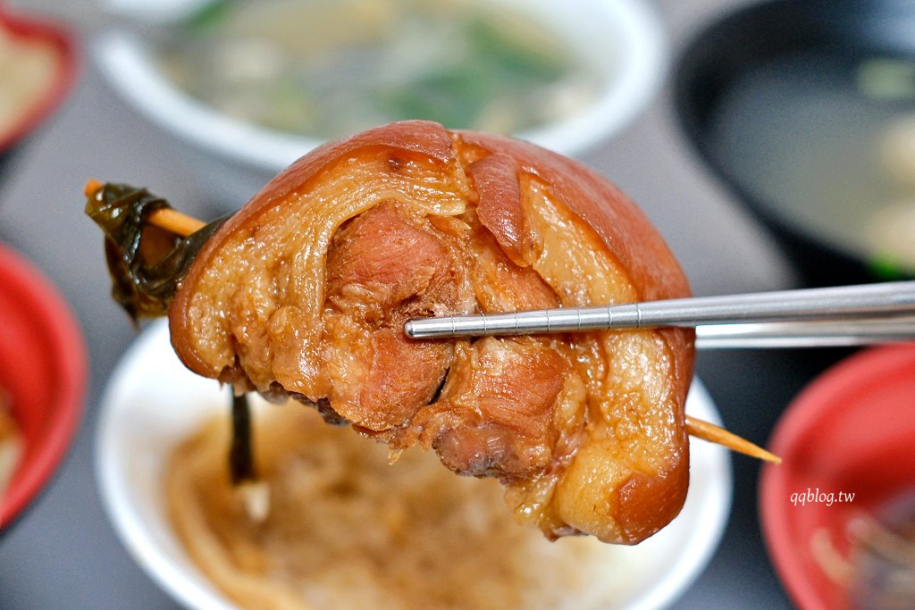 彰化︱阿泉爌肉飯．彰化在地營業近百年的歷史焢肉飯老店，榮獲第一屆500碗首獎 @QQ的懶骨頭