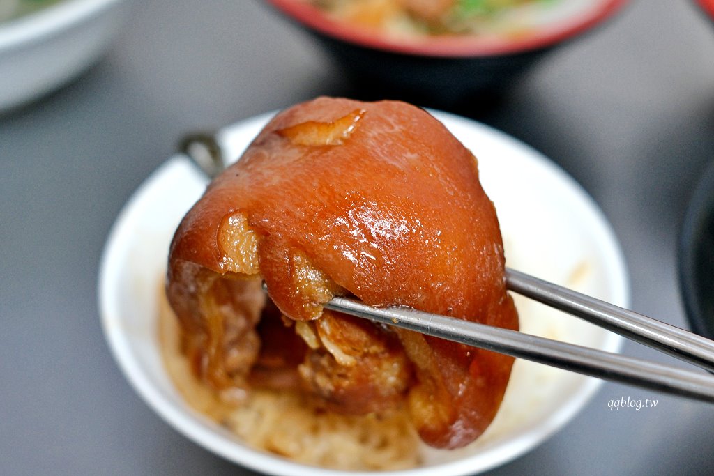 彰化︱阿泉爌肉飯．彰化在地營業近百年的歷史焢肉飯老店，榮獲第一屆500碗首獎 @QQ的懶骨頭