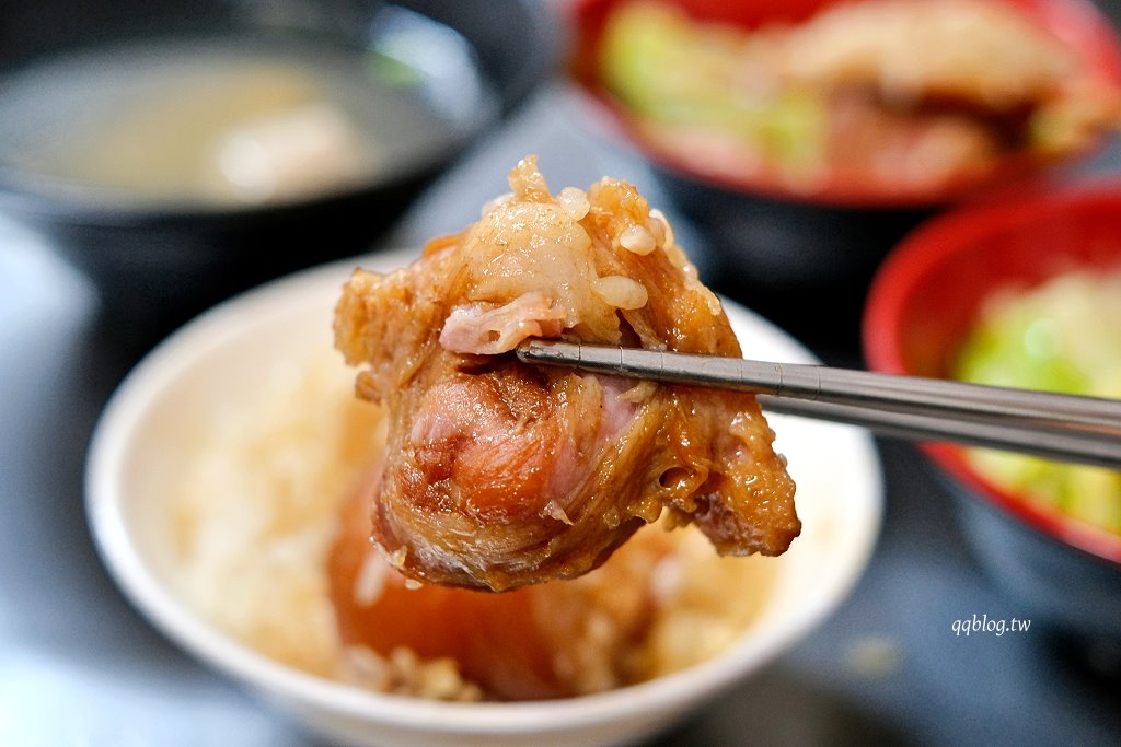 彰化︱阿泉爌肉飯．彰化在地營業近百年的歷史焢肉飯老店，榮獲第一屆500碗首獎 @QQ的懶骨頭
