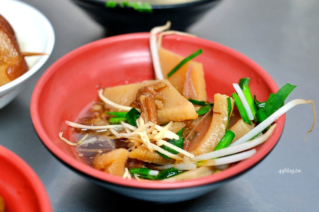 彰化︱阿泉爌肉飯．彰化在地營業近百年的歷史焢肉飯老店，榮獲第一屆500碗首獎 @QQ的懶骨頭