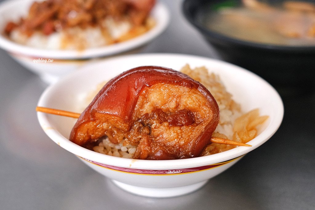 彰化︱阿泉爌肉飯．彰化在地營業近百年的歷史焢肉飯老店，榮獲第一屆500碗首獎 @QQ的懶骨頭