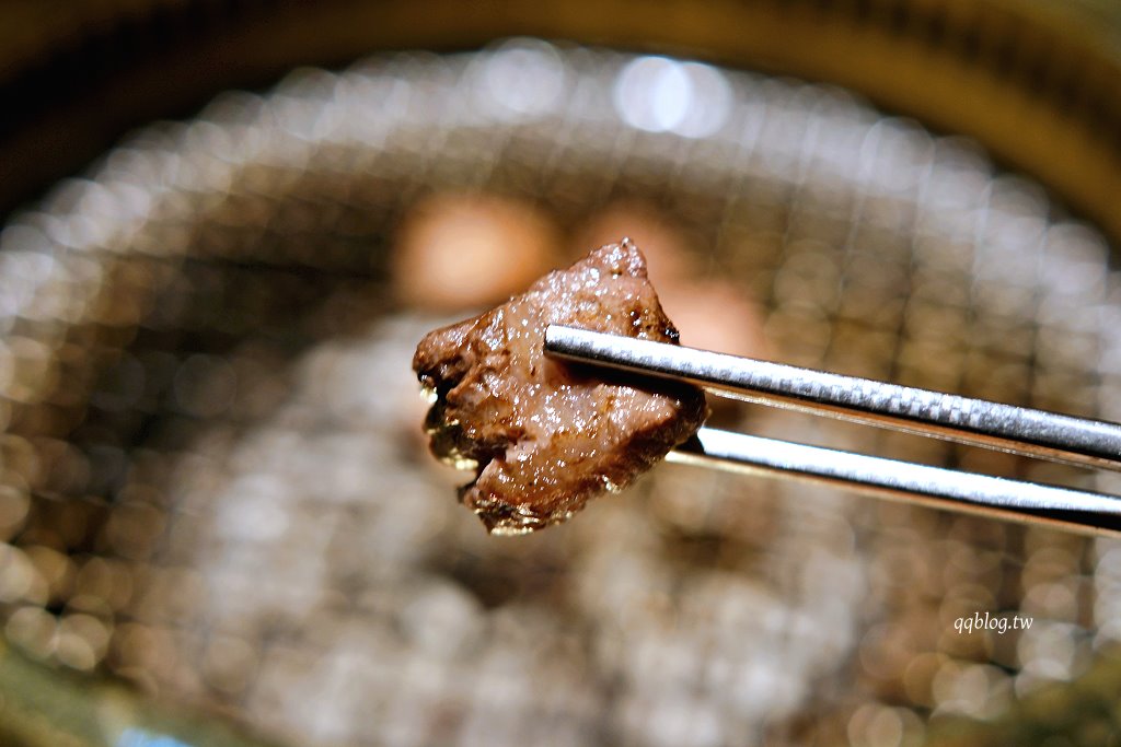 台中北屯︱茶六燒肉堂 東山店．新年限定躍馬迎春雙人套餐，八種牛肉部位吃的很過癮 @QQ的懶骨頭