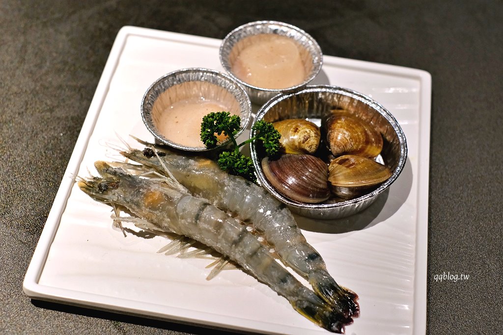 台中北屯︱茶六燒肉堂 東山店．新年限定躍馬迎春雙人套餐，八種牛肉部位吃的很過癮 @QQ的懶骨頭