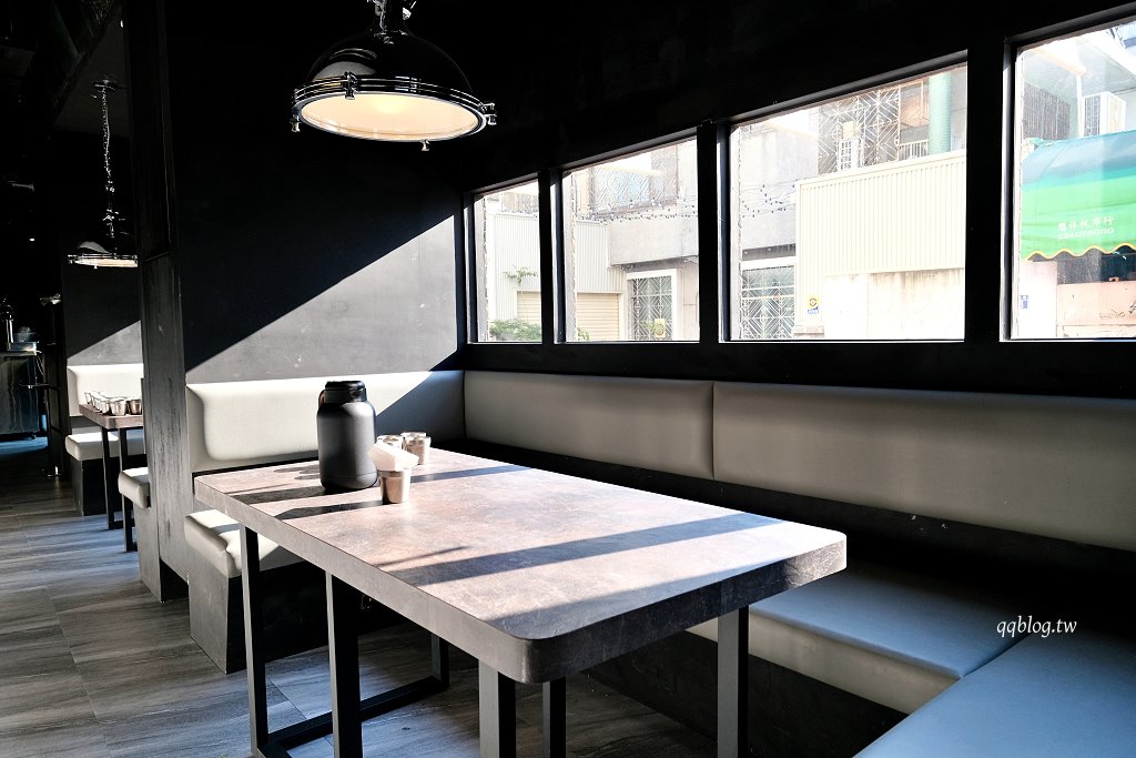 台中西區︱聖水洞水芹燒酒屋．台灣第一家水芹料理餐廳 @QQ的懶骨頭