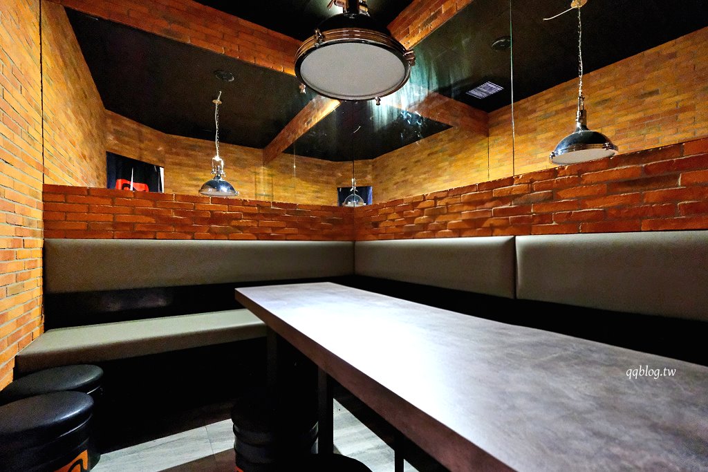 台中西區︱聖水洞水芹燒酒屋．台灣第一家水芹料理餐廳 @QQ的懶骨頭