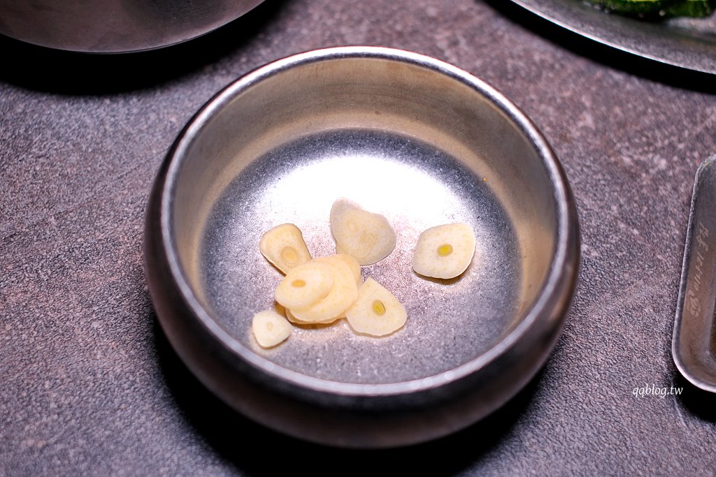 台中西區︱聖水洞水芹燒酒屋．台灣第一家水芹料理餐廳 @QQ的懶骨頭