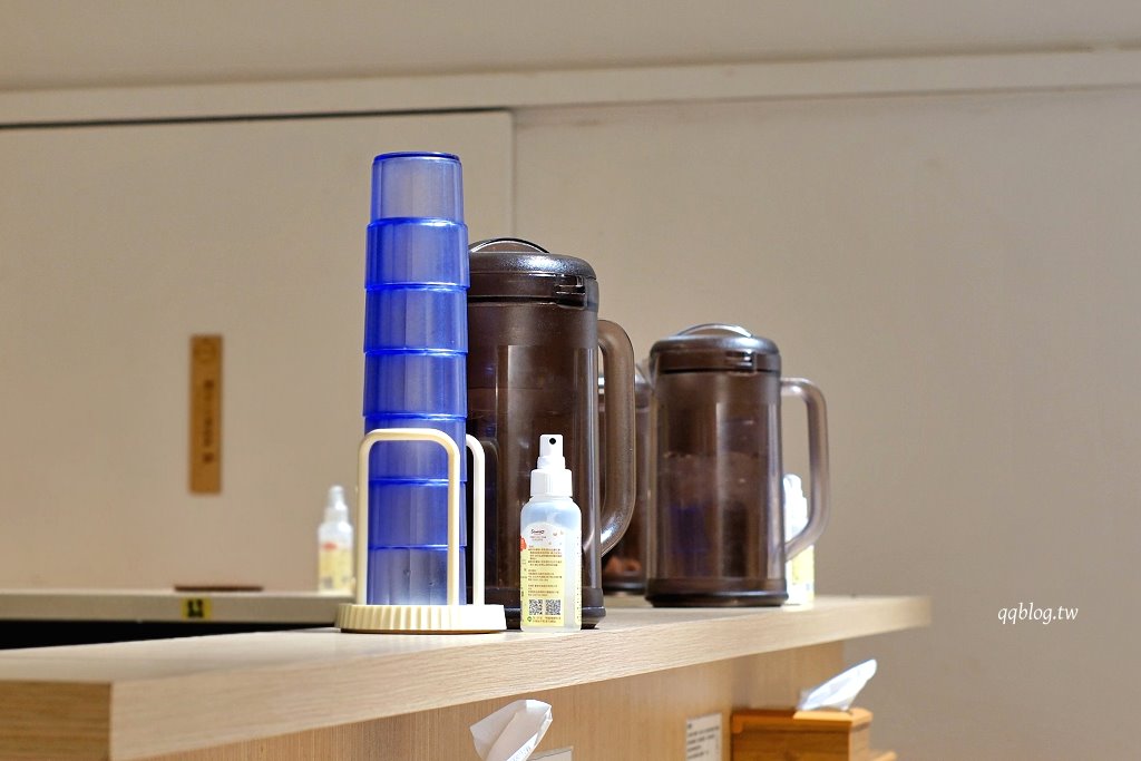 台中中區︱牛と柚ラーメン．台中少見牛系拉麵，香淳濃厚好吃 @QQ的懶骨頭