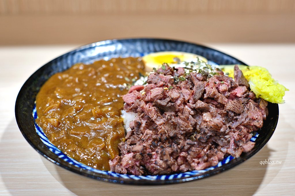 台中中區︱牛と柚ラーメン．台中少見牛系拉麵，香淳濃厚好吃 @QQ的懶骨頭