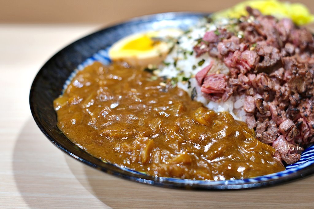 台中中區︱牛と柚ラーメン．台中少見牛系拉麵，香淳濃厚好吃 @QQ的懶骨頭