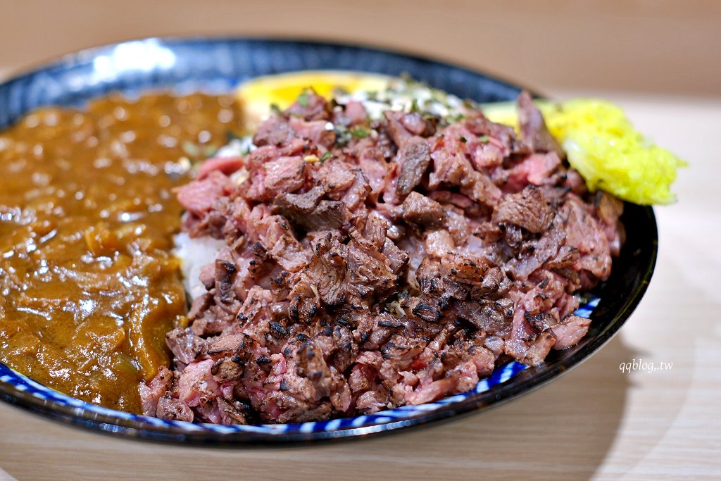 台中中區︱牛と柚ラーメン．台中少見牛系拉麵，香淳濃厚好吃 @QQ的懶骨頭