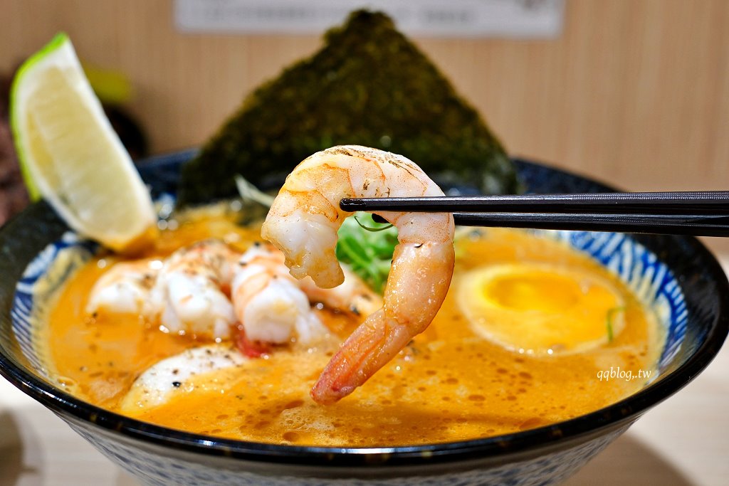 台中中區︱牛と柚ラーメン．台中少見牛系拉麵，香淳濃厚好吃 @QQ的懶骨頭