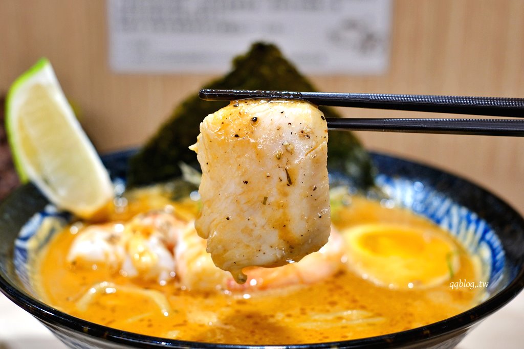 台中中區︱牛と柚ラーメン．台中少見牛系拉麵，香淳濃厚好吃 @QQ的懶骨頭