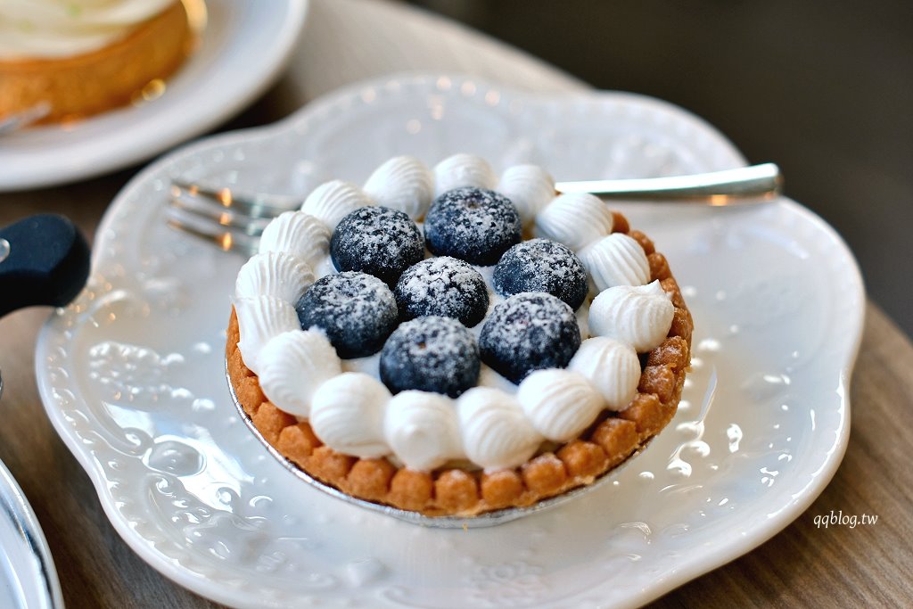 彰化︱浮生咖啡 Floathing Cafe．純白色貨櫃屋咖啡館，特調咖啡好喝 @QQ的懶骨頭