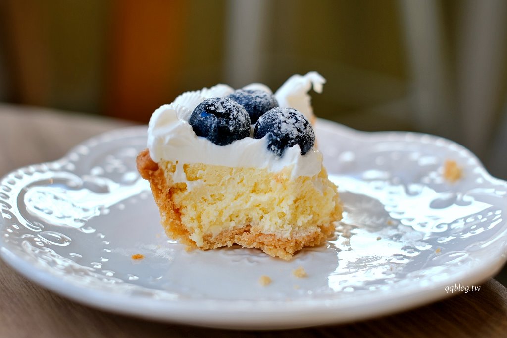 彰化︱浮生咖啡 Floathing Cafe．純白色貨櫃屋咖啡館，特調咖啡好喝 @QQ的懶骨頭