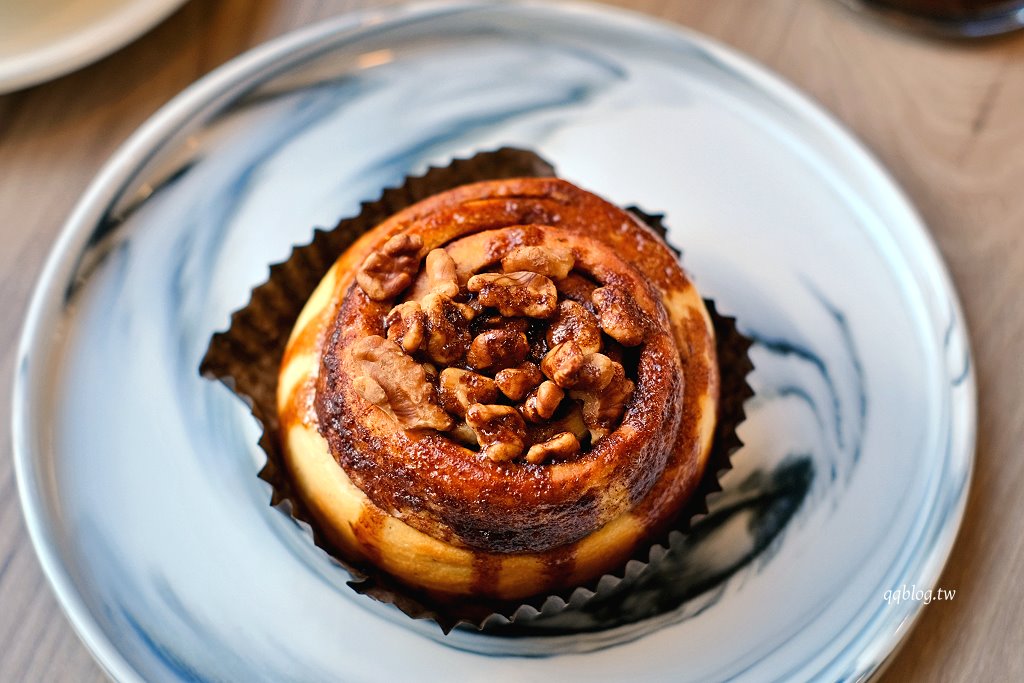 彰化︱浮生咖啡 Floathing Cafe．純白色貨櫃屋咖啡館，特調咖啡好喝 @QQ的懶骨頭