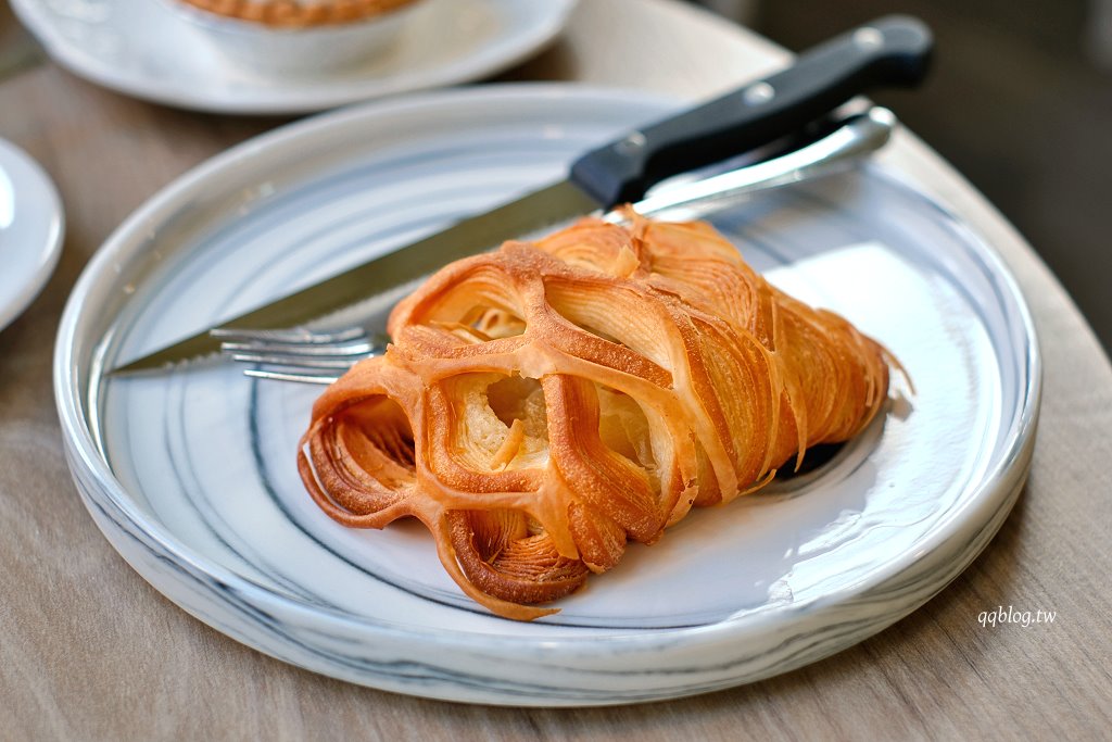 彰化︱浮生咖啡 Floathing Cafe．純白色貨櫃屋咖啡館，特調咖啡好喝 @QQ的懶骨頭