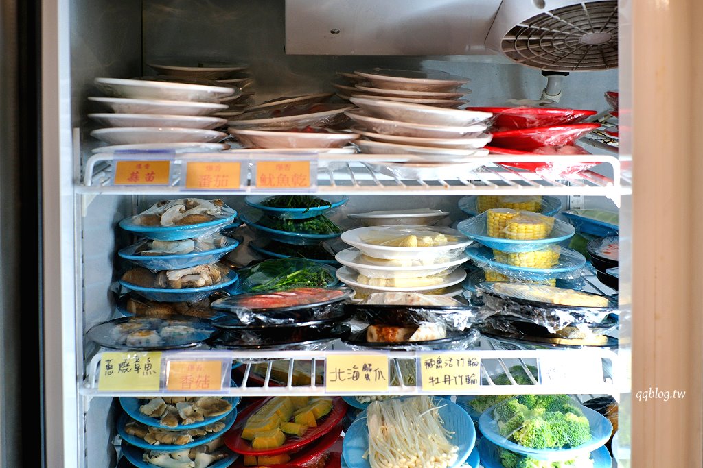 台中北屯︱食藝石頭火鍋 水湳店.傳統現炒火鍋,環境有著濃濃的復古情懷 @QQ的懶骨頭 台中北屯︱食藝石頭火鍋 水湳店.傳統現炒火鍋,環境有著濃濃的復古情懷 @QQ的懶骨頭