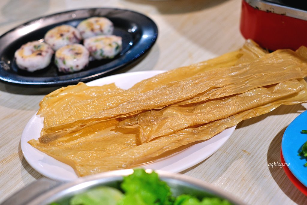 台中北屯︱食藝石頭火鍋 水湳店.傳統現炒火鍋,環境有著濃濃的復古情懷 @QQ的懶骨頭 台中北屯︱食藝石頭火鍋 水湳店.傳統現炒火鍋,環境有著濃濃的復古情懷 @QQ的懶骨頭