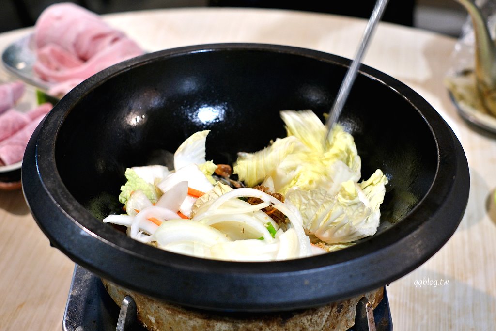 台中北屯︱食藝石頭火鍋 水湳店.傳統現炒火鍋,環境有著濃濃的復古情懷 @QQ的懶骨頭 台中北屯︱食藝石頭火鍋 水湳店.傳統現炒火鍋,環境有著濃濃的復古情懷 @QQ的懶骨頭