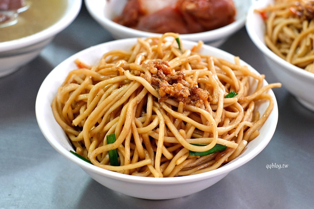 台中東勢︱阿婆炒麵．東勢人氣早午餐，簡單又不失美味，一碗就可以吃很飽 @QQ的懶骨頭