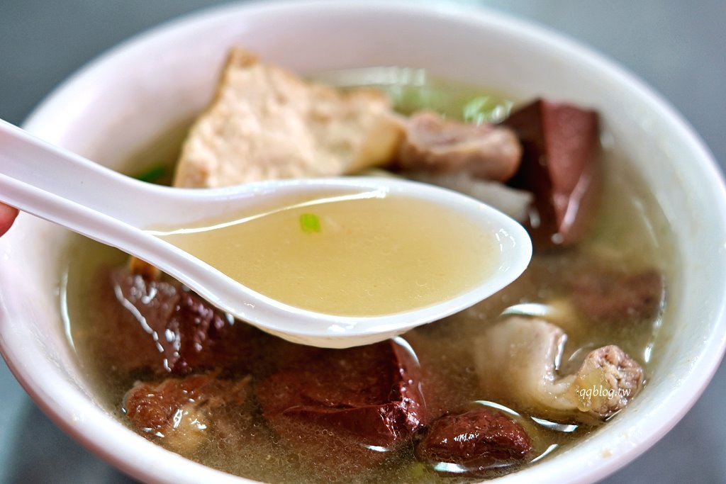 台中東勢︱阿婆炒麵．東勢人氣早午餐，簡單又不失美味，一碗就可以吃很飽 @QQ的懶骨頭