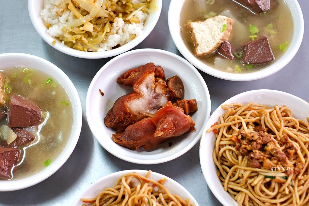 台中東勢︱阿婆炒麵．東勢人氣早午餐，簡單又不失美味，一碗就可以吃很飽 @QQ的懶骨頭