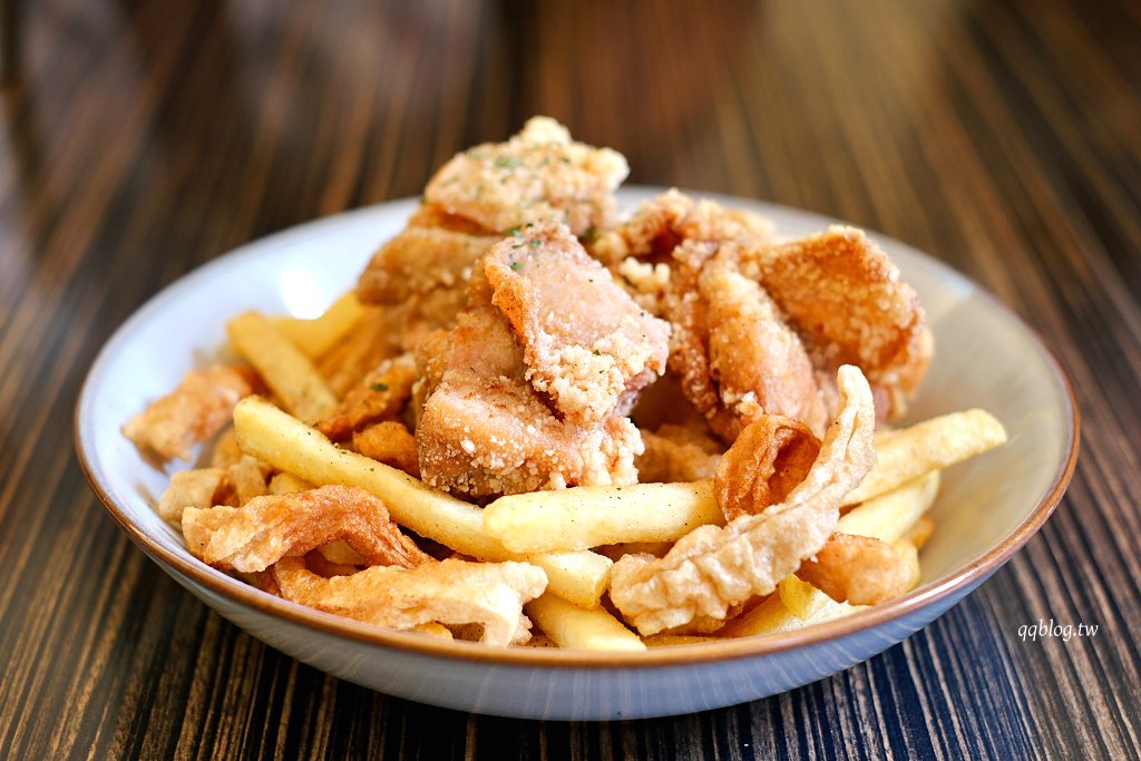 高雄前金︱夯漫廚房 HunMan Kitchen.巷子裡的美味小店,份量十足價格親民 @QQ的懶骨頭 高雄前金︱夯漫廚房 HunMan Kitchen.巷子裡的美味小店,份量十足價格親民 @QQ的懶骨頭