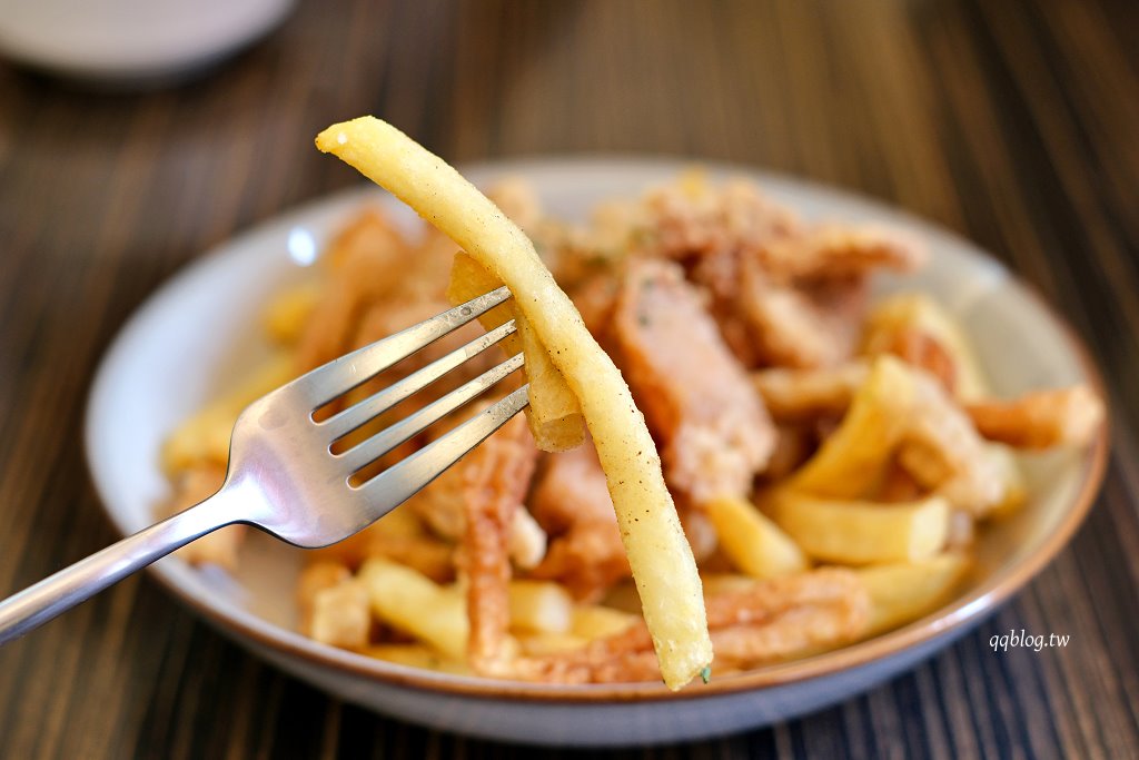 高雄前金︱夯漫廚房 HunMan Kitchen.巷子裡的美味小店,份量十足價格親民 @QQ的懶骨頭 高雄前金︱夯漫廚房 HunMan Kitchen.巷子裡的美味小店,份量十足價格親民 @QQ的懶骨頭