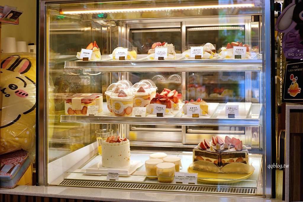 高雄前金︱晴。晨甜點咖啡．結合選物店的老宅甜點咖啡 @QQ的懶骨頭