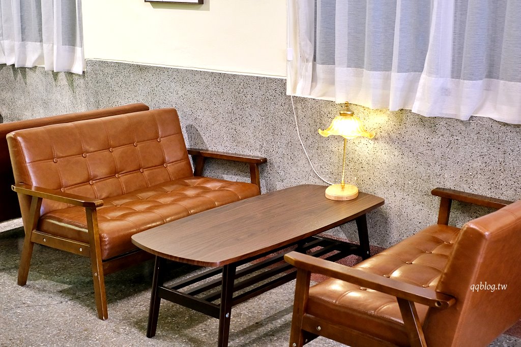 高雄前金︱晴。晨甜點咖啡．結合選物店的老宅甜點咖啡 @QQ的懶骨頭