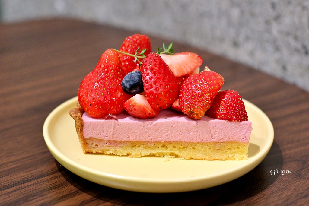 高雄前金︱晴。晨甜點咖啡．結合選物店的老宅甜點咖啡 @QQ的懶骨頭