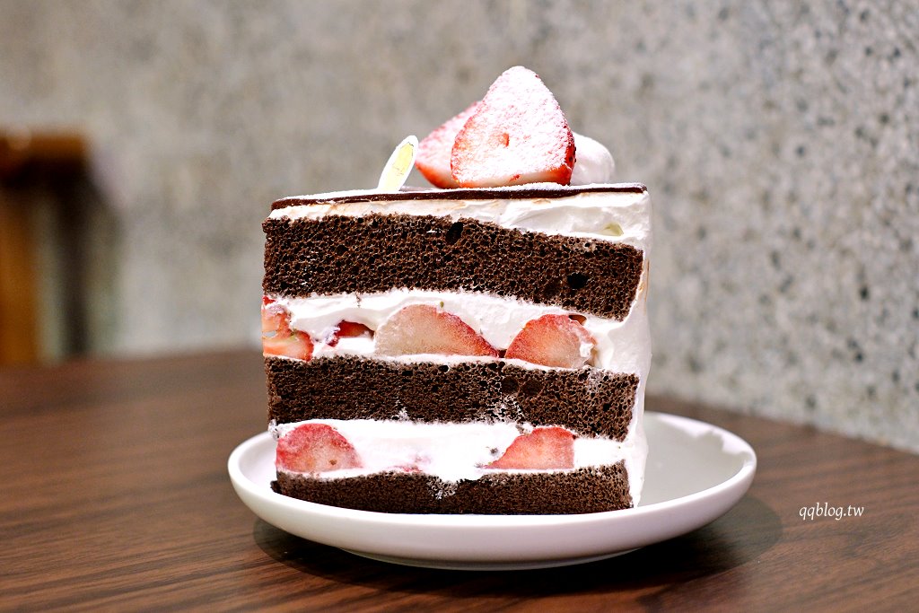 高雄前金︱晴。晨甜點咖啡．結合選物店的老宅甜點咖啡 @QQ的懶骨頭