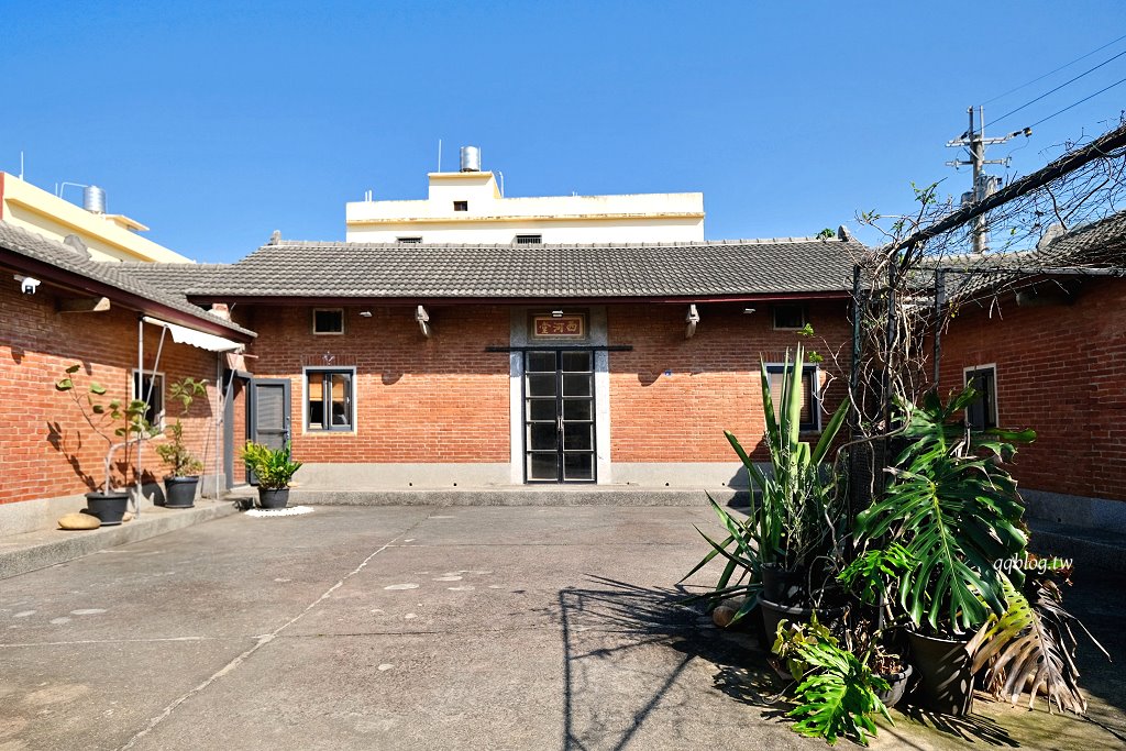 台中大肚︱一斤面包．大肚山上三合院裡的麵包香，一個星期只營業五、六、日 @QQ的懶骨頭