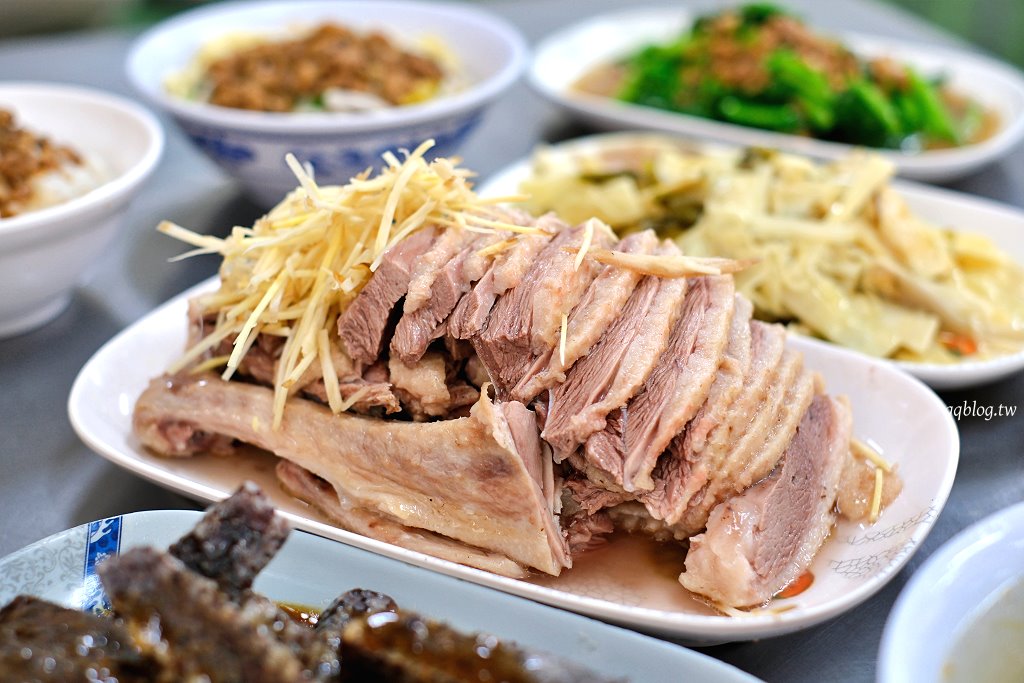 台中大肚︱王田鵝肉．運匠司機最愛的鵝肉店，超大一盤吃的很過癮 @QQ的懶骨頭