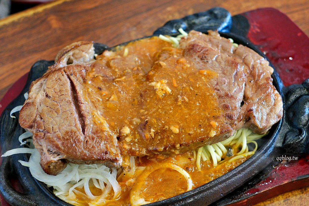 彰化︱慶豐牛排專賣店．飄香40餘年台式牛排館，全天候營業，不管什麼時候都在排隊 @QQ的懶骨頭