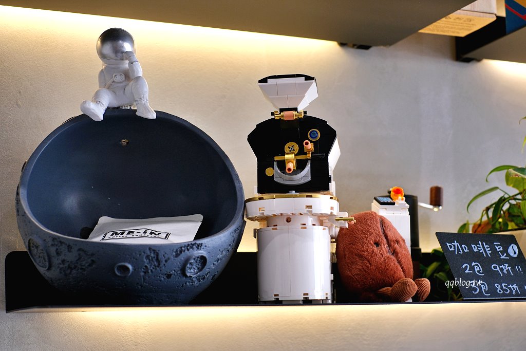 台中大甲︱ME-iN Coffee Roasters 米伊咖啡 ．大甲質感咖啡館，招牌水果千層捲必點 @QQ的懶骨頭