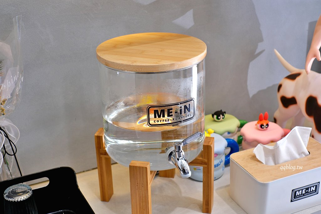 台中大甲︱ME-iN Coffee Roasters 米伊咖啡 ．大甲質感咖啡館，招牌水果千層捲必點 @QQ的懶骨頭