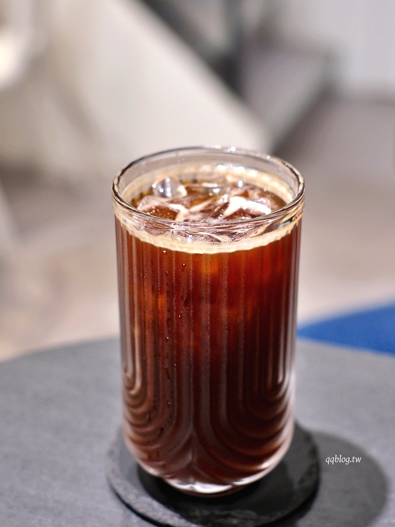 台中大甲︱ME-iN Coffee Roasters 米伊咖啡 ．大甲質感咖啡館，招牌水果千層捲必點 @QQ的懶骨頭