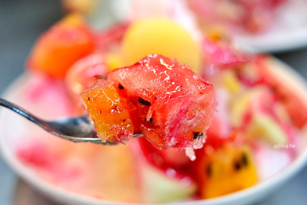 高雄鹽埕︱高雄婆婆冰創始總店．鹽埕人氣冰品，維持了百年的好味道 @QQ的懶骨頭